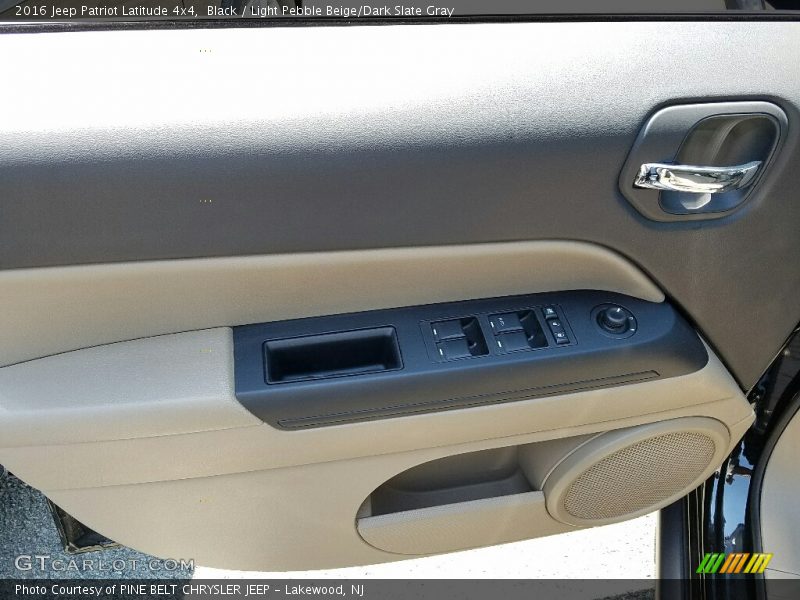 Black / Light Pebble Beige/Dark Slate Gray 2016 Jeep Patriot Latitude 4x4