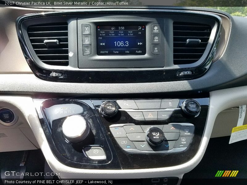 Billet Silver Metallic / Cognac/Alloy/Toffee 2017 Chrysler Pacifica LX