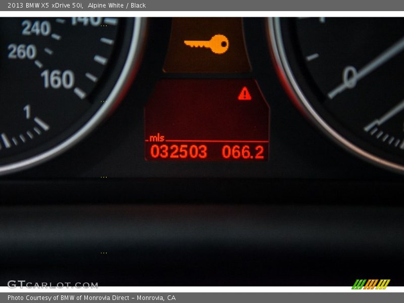 Alpine White / Black 2013 BMW X5 xDrive 50i