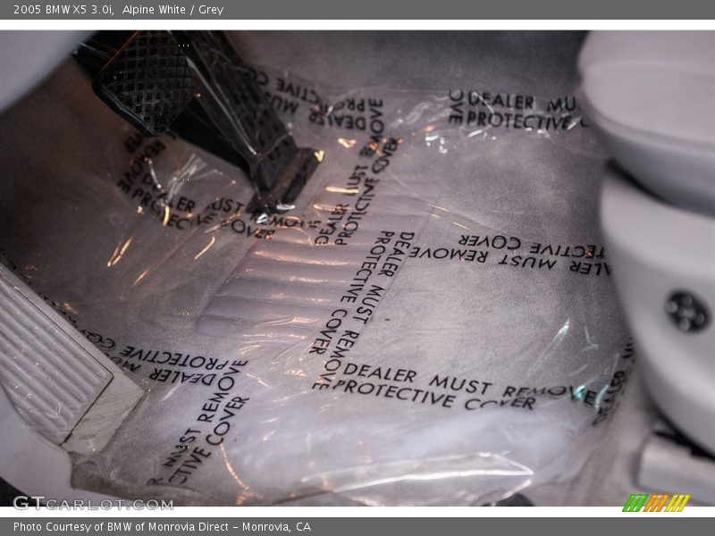 Alpine White / Grey 2005 BMW X5 3.0i