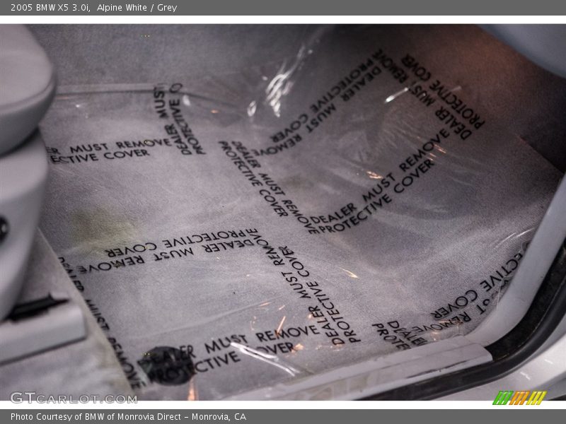 Alpine White / Grey 2005 BMW X5 3.0i