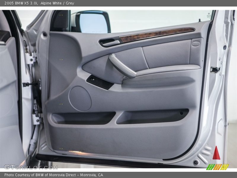 Alpine White / Grey 2005 BMW X5 3.0i