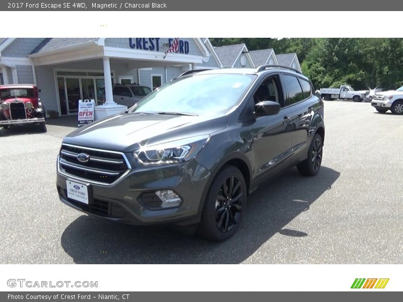 Magnetic / Charcoal Black 2017 Ford Escape SE 4WD