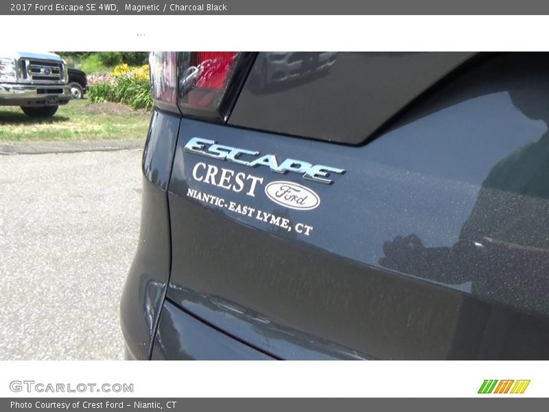 Magnetic / Charcoal Black 2017 Ford Escape SE 4WD