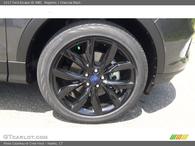 Magnetic / Charcoal Black 2017 Ford Escape SE 4WD