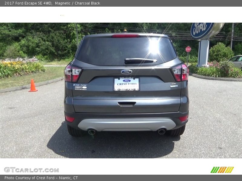 Magnetic / Charcoal Black 2017 Ford Escape SE 4WD