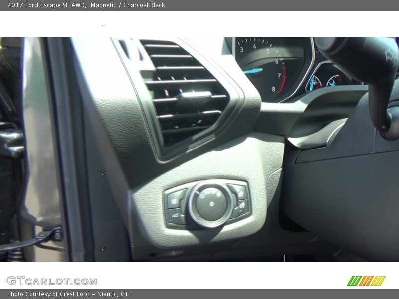 Magnetic / Charcoal Black 2017 Ford Escape SE 4WD