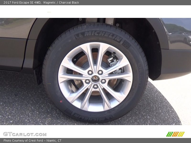 Magnetic / Charcoal Black 2017 Ford Escape SE 4WD