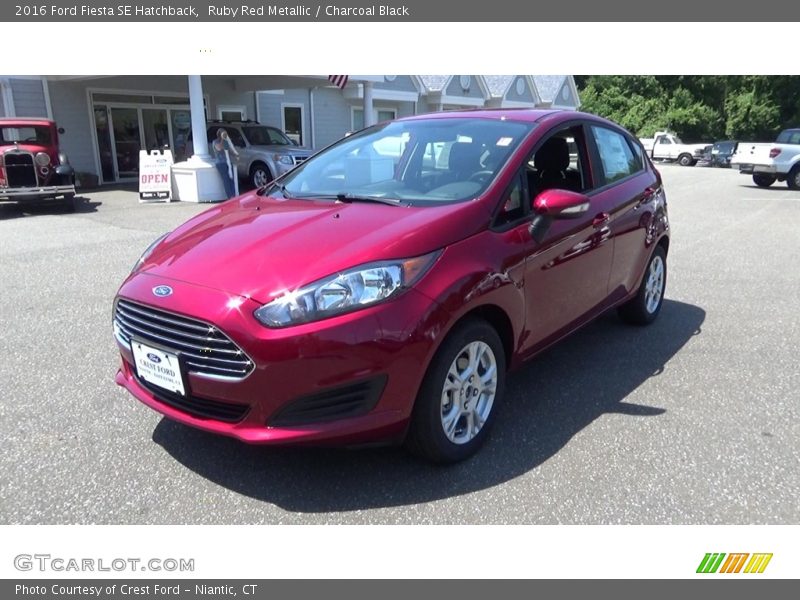Ruby Red Metallic / Charcoal Black 2016 Ford Fiesta SE Hatchback