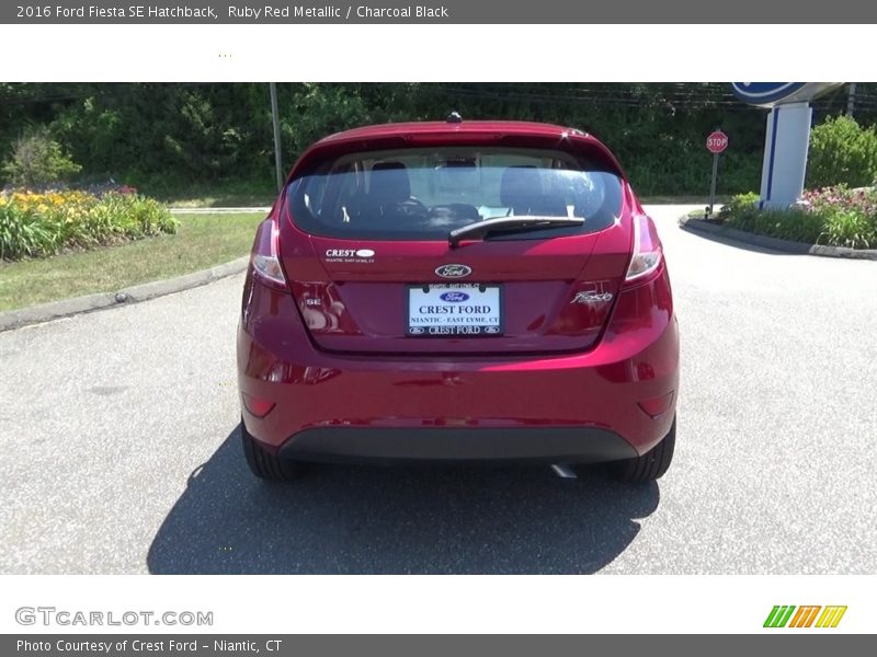 Ruby Red Metallic / Charcoal Black 2016 Ford Fiesta SE Hatchback