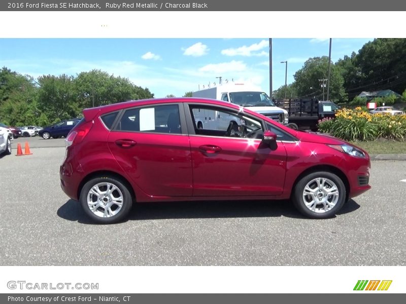 Ruby Red Metallic / Charcoal Black 2016 Ford Fiesta SE Hatchback