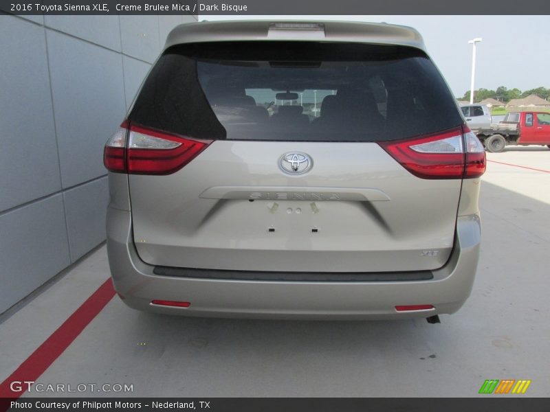 Creme Brulee Mica / Dark Bisque 2016 Toyota Sienna XLE