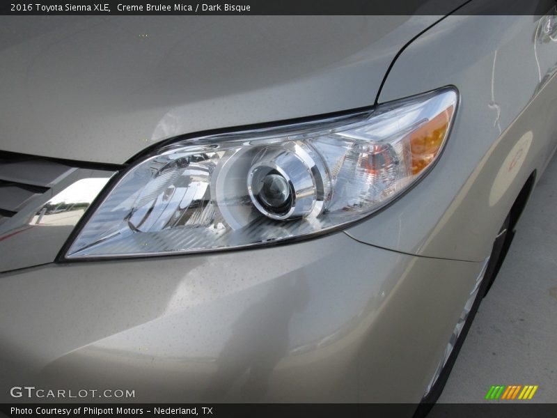 Creme Brulee Mica / Dark Bisque 2016 Toyota Sienna XLE