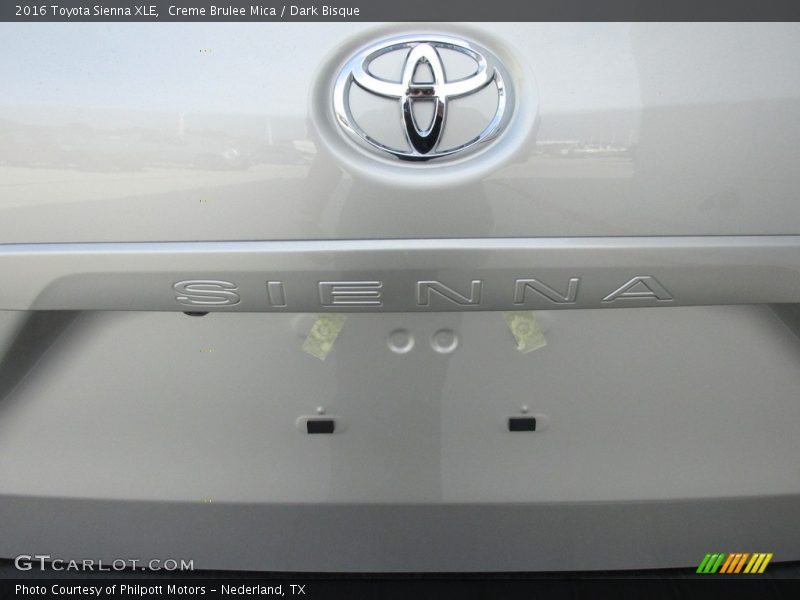 Creme Brulee Mica / Dark Bisque 2016 Toyota Sienna XLE