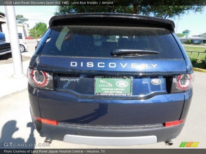 Loire Blue Metallic / Almond 2016 Land Rover Discovery Sport HSE 4WD