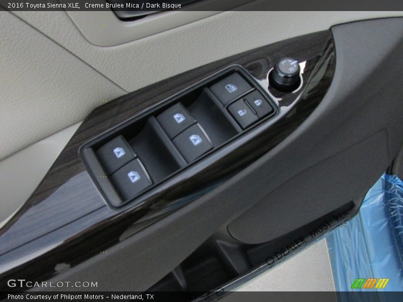 Creme Brulee Mica / Dark Bisque 2016 Toyota Sienna XLE
