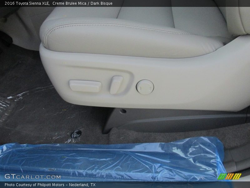Creme Brulee Mica / Dark Bisque 2016 Toyota Sienna XLE