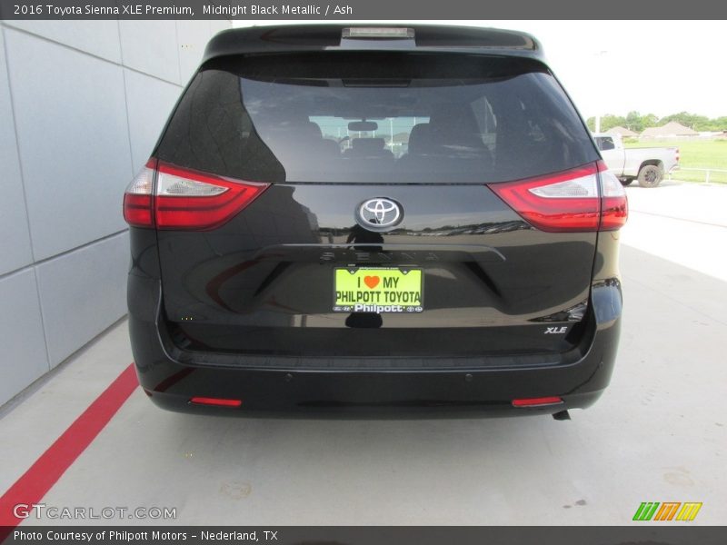 Midnight Black Metallic / Ash 2016 Toyota Sienna XLE Premium