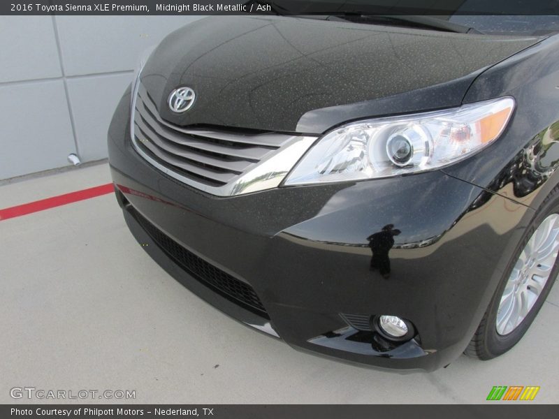 Midnight Black Metallic / Ash 2016 Toyota Sienna XLE Premium