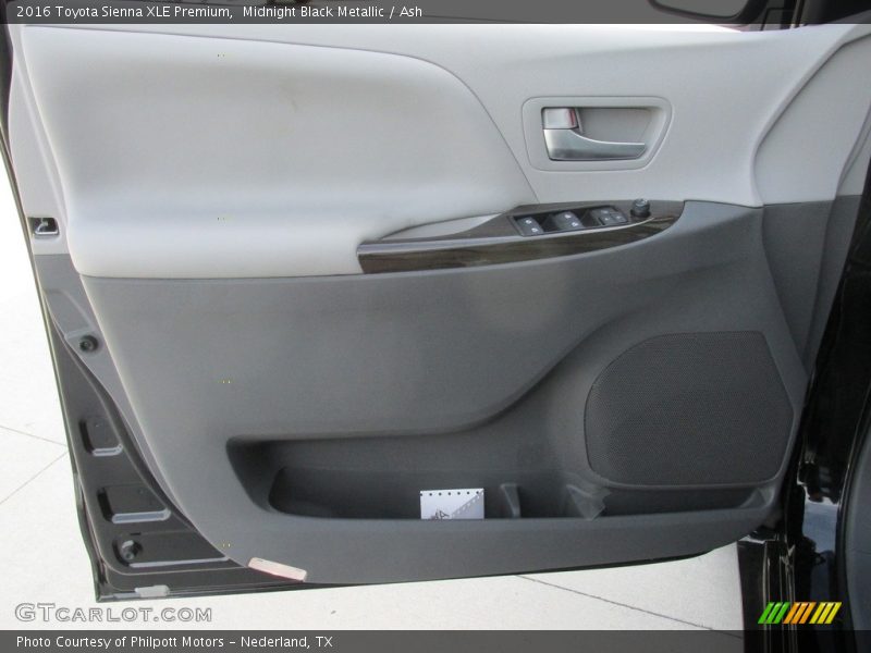 Midnight Black Metallic / Ash 2016 Toyota Sienna XLE Premium
