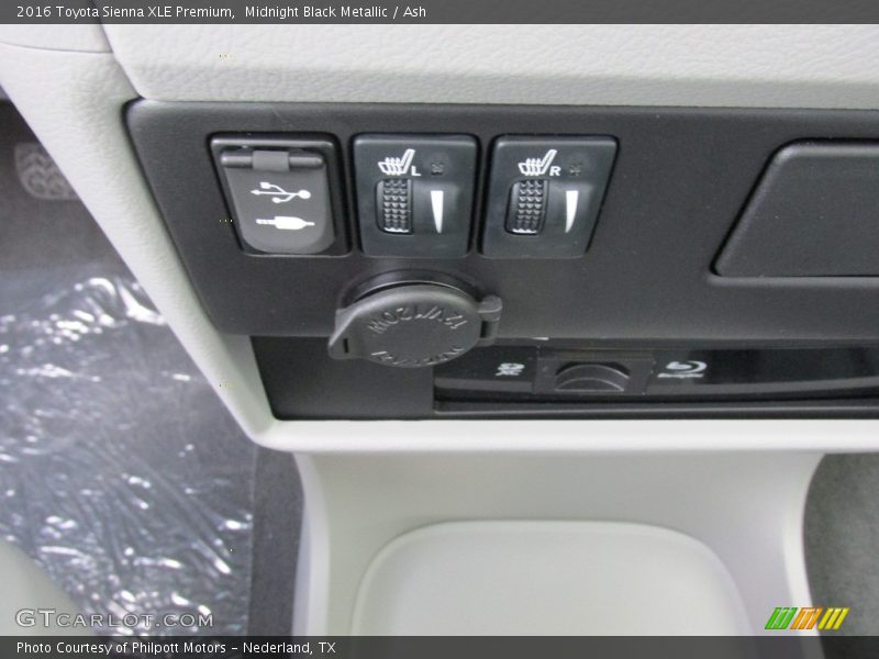 Midnight Black Metallic / Ash 2016 Toyota Sienna XLE Premium