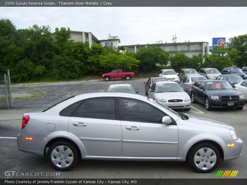 Titanuim Silver Metallic / Grey 2006 Suzuki Forenza Sedan