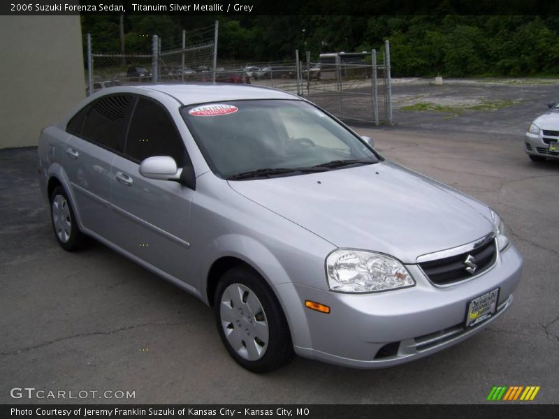 Titanuim Silver Metallic / Grey 2006 Suzuki Forenza Sedan