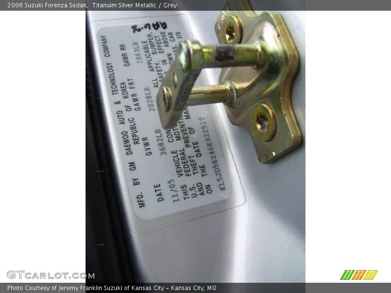 Titanuim Silver Metallic / Grey 2006 Suzuki Forenza Sedan