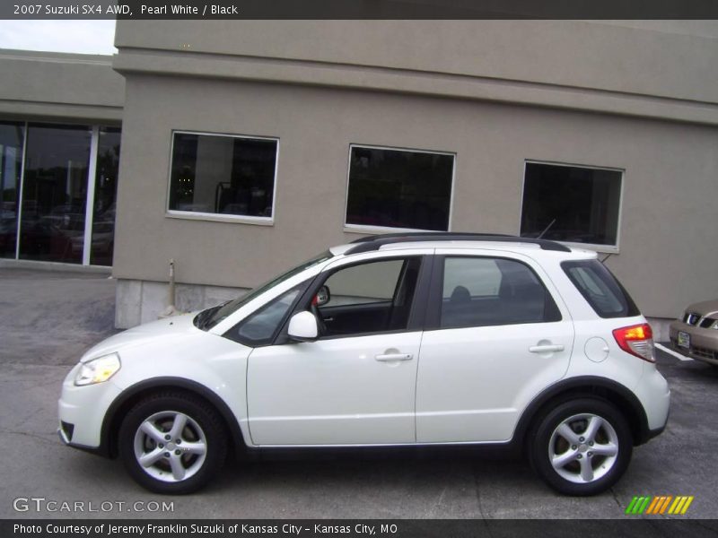 Pearl White / Black 2007 Suzuki SX4 AWD