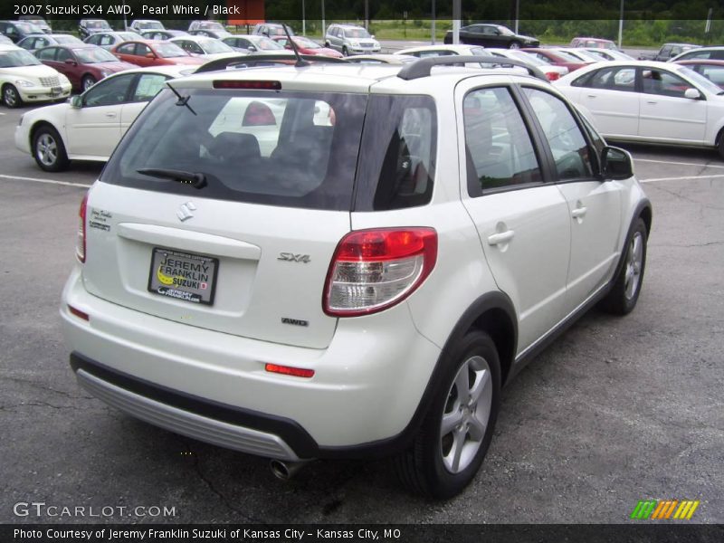 Pearl White / Black 2007 Suzuki SX4 AWD