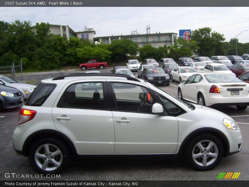 Pearl White / Black 2007 Suzuki SX4 AWD