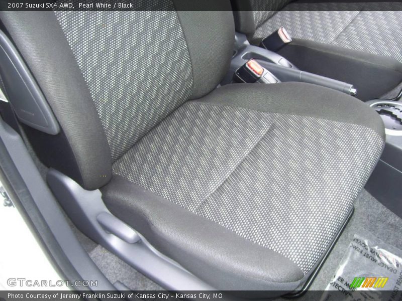 Pearl White / Black 2007 Suzuki SX4 AWD