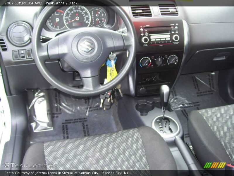 Pearl White / Black 2007 Suzuki SX4 AWD