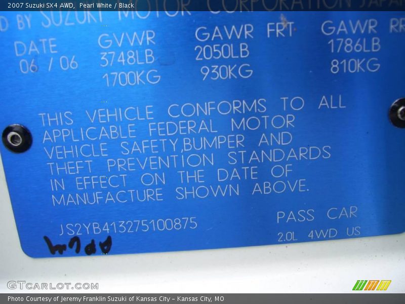Pearl White / Black 2007 Suzuki SX4 AWD