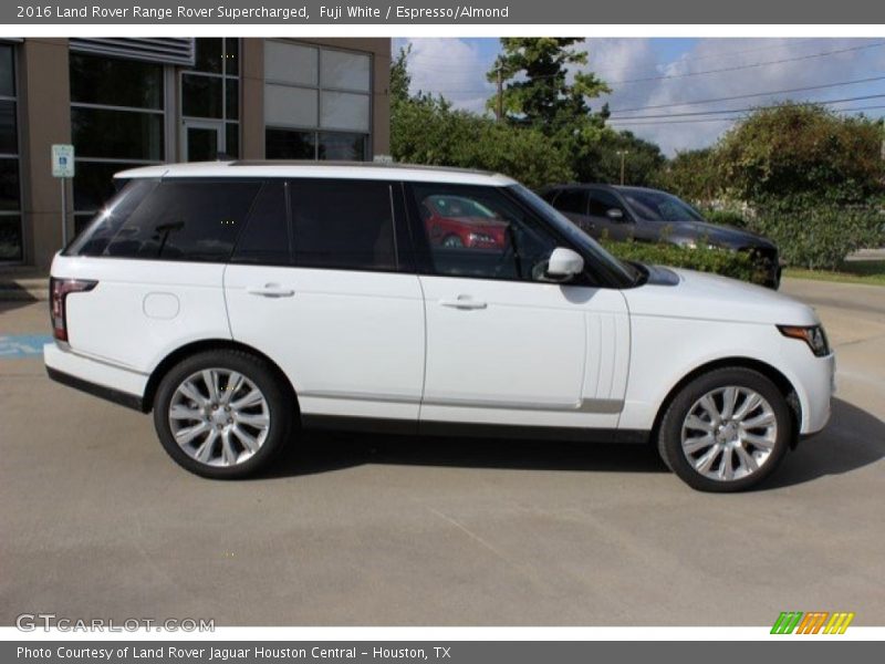 Fuji White / Espresso/Almond 2016 Land Rover Range Rover Supercharged
