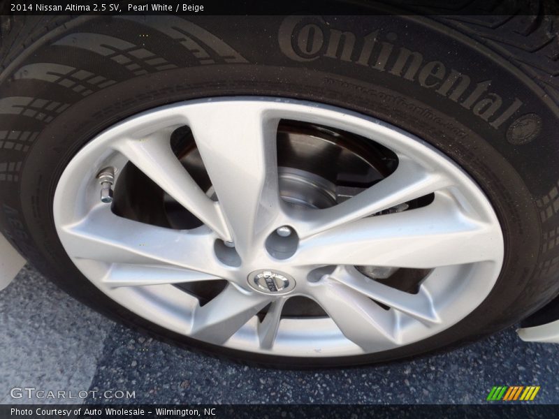 Pearl White / Beige 2014 Nissan Altima 2.5 SV