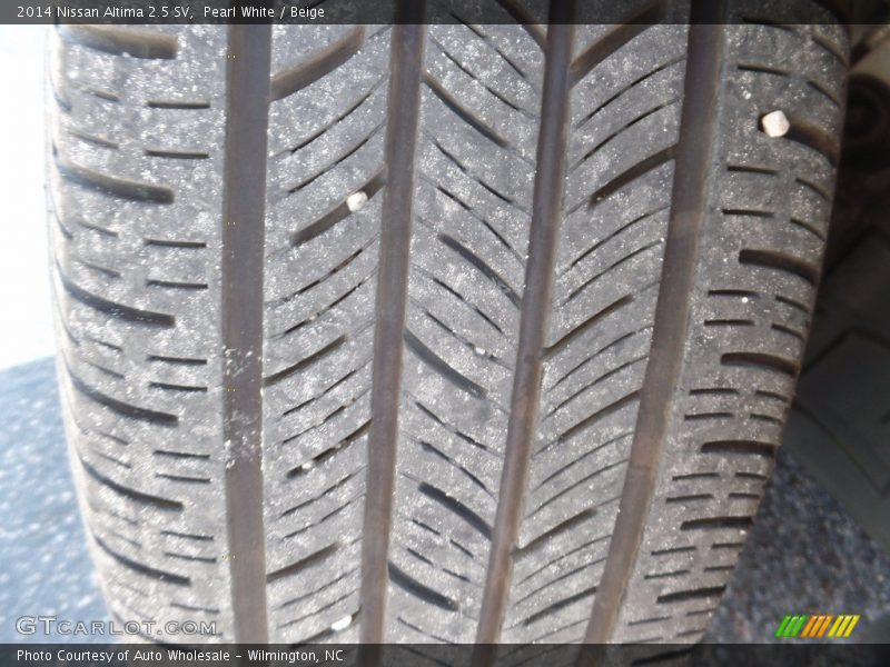 Pearl White / Beige 2014 Nissan Altima 2.5 SV