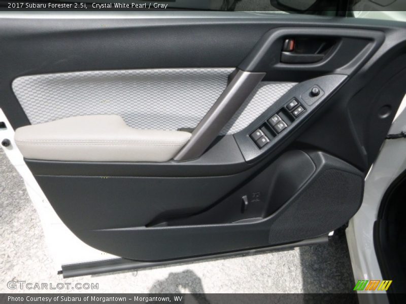 Crystal White Pearl / Gray 2017 Subaru Forester 2.5i