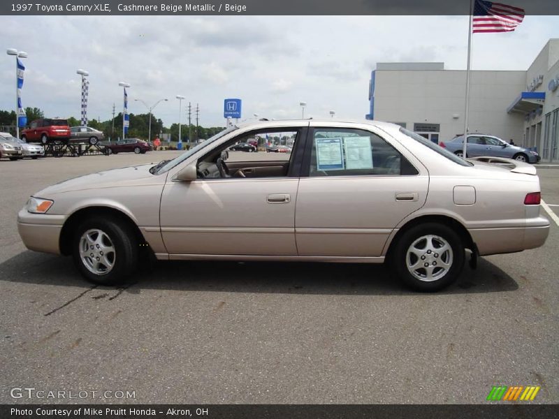 Cashmere Beige Metallic / Beige 1997 Toyota Camry XLE
