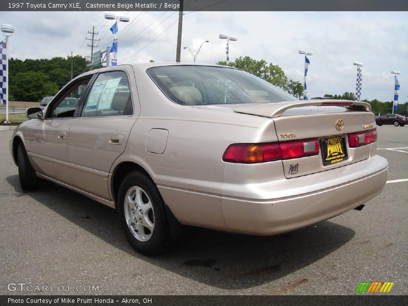 Cashmere Beige Metallic / Beige 1997 Toyota Camry XLE