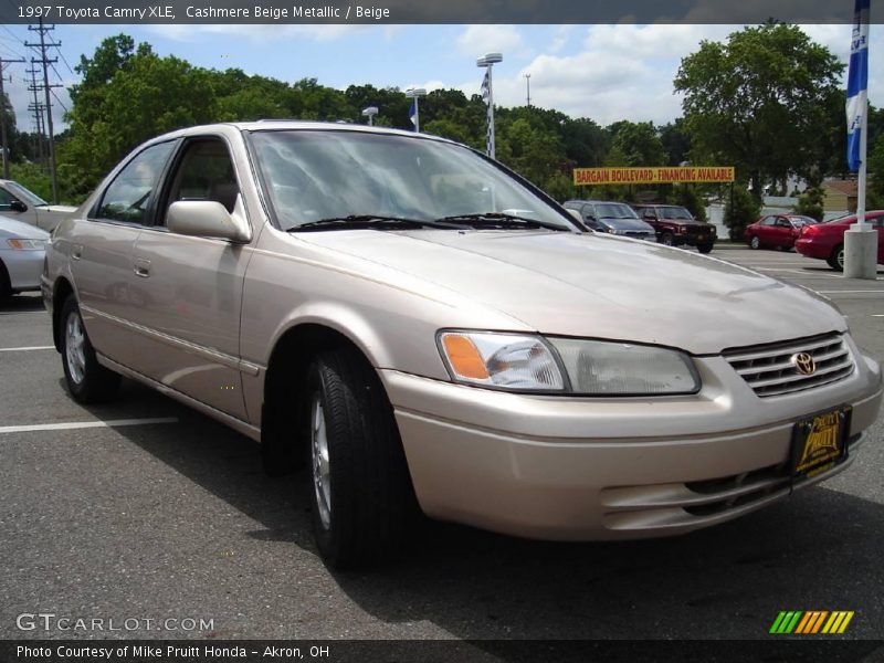 Cashmere Beige Metallic / Beige 1997 Toyota Camry XLE