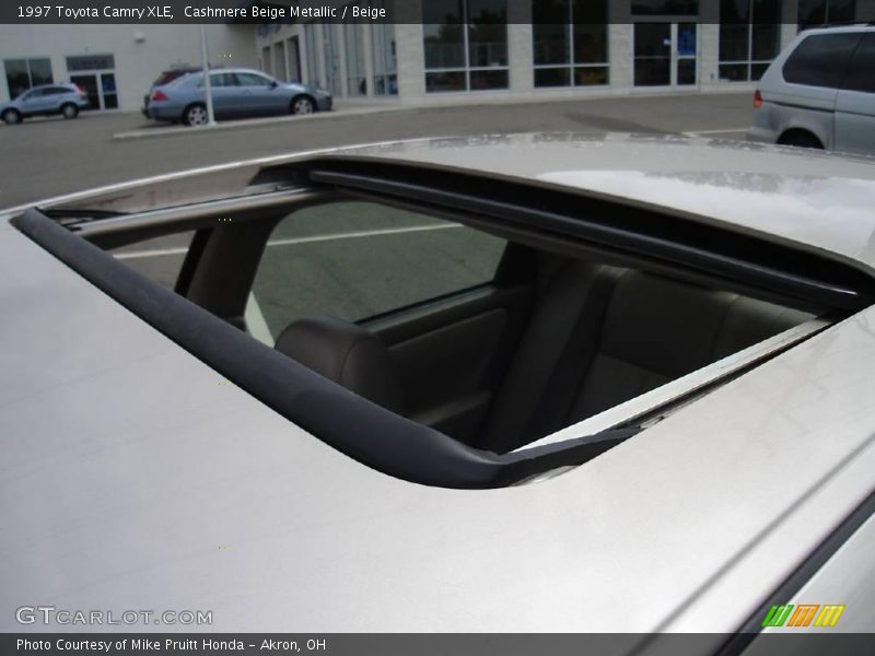 Cashmere Beige Metallic / Beige 1997 Toyota Camry XLE