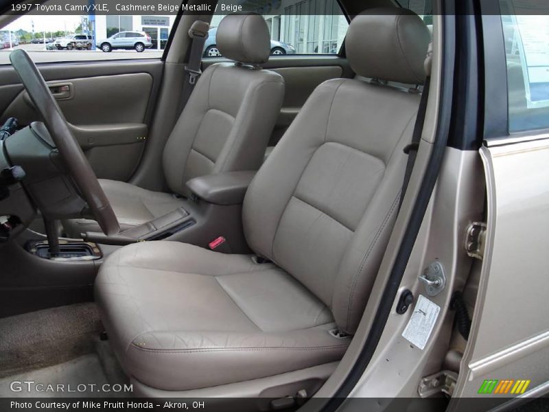 Cashmere Beige Metallic / Beige 1997 Toyota Camry XLE