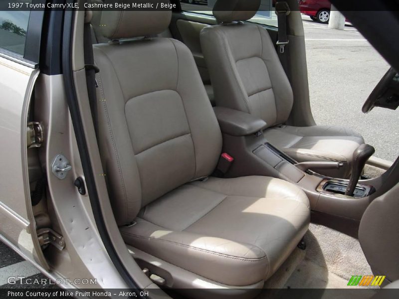 Cashmere Beige Metallic / Beige 1997 Toyota Camry XLE