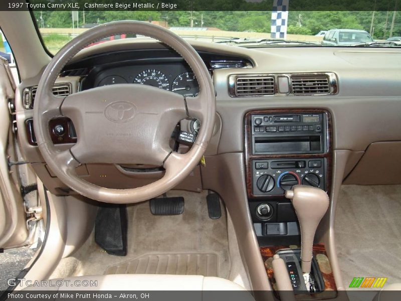 Cashmere Beige Metallic / Beige 1997 Toyota Camry XLE