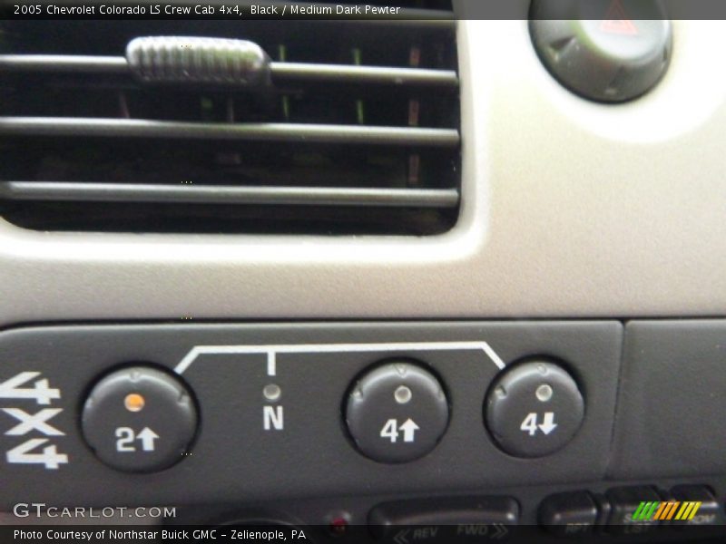 Black / Medium Dark Pewter 2005 Chevrolet Colorado LS Crew Cab 4x4