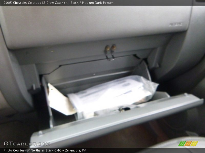 Black / Medium Dark Pewter 2005 Chevrolet Colorado LS Crew Cab 4x4