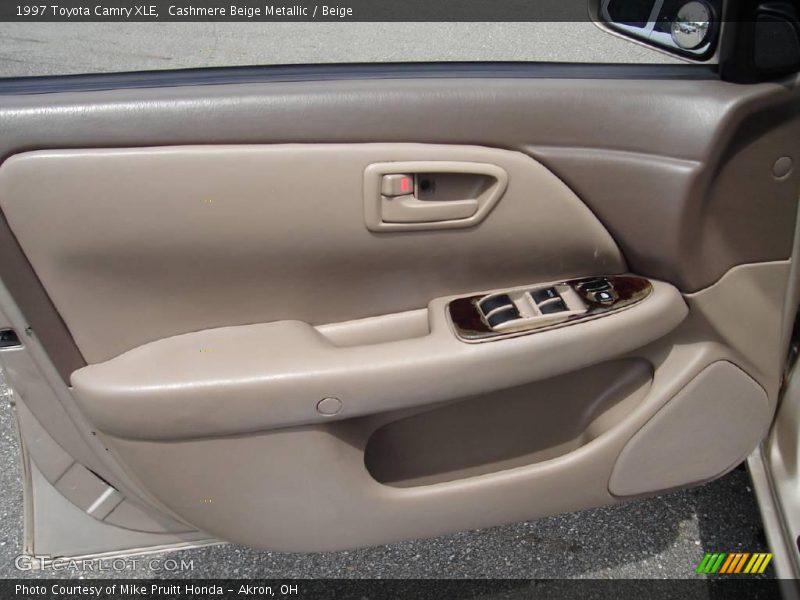 Cashmere Beige Metallic / Beige 1997 Toyota Camry XLE