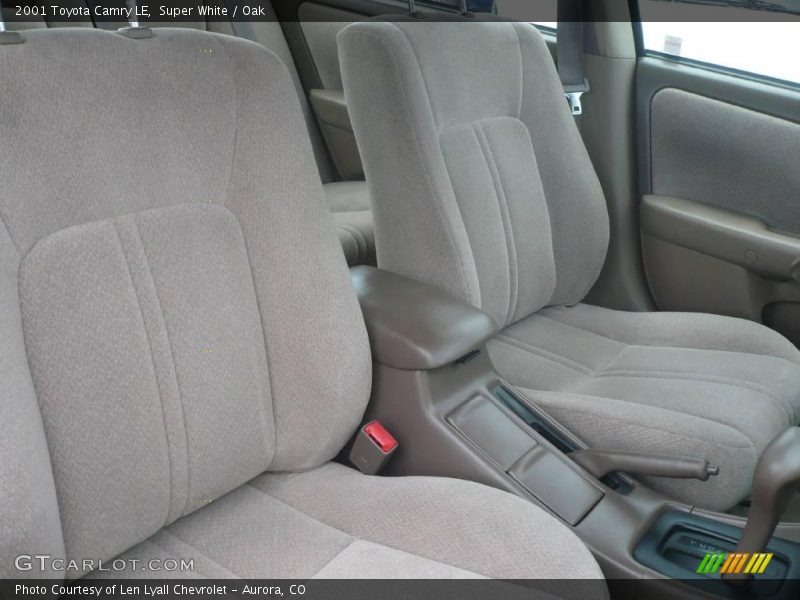 Super White / Oak 2001 Toyota Camry LE