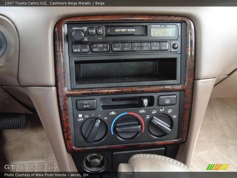 Cashmere Beige Metallic / Beige 1997 Toyota Camry XLE
